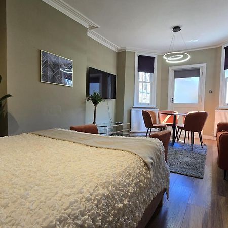 Spacious Studio For 4 Flat Near Regents Park N2 ลอนดอน ภายนอก รูปภาพ