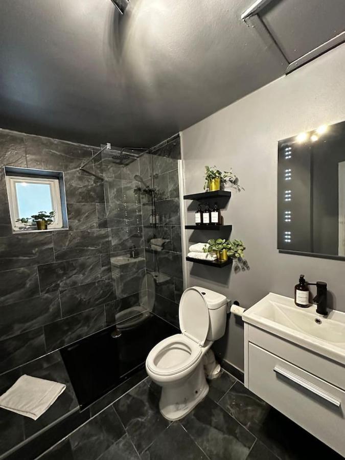 Spacious Studio For 4 Flat Near Regents Park N2 ลอนดอน ภายนอก รูปภาพ